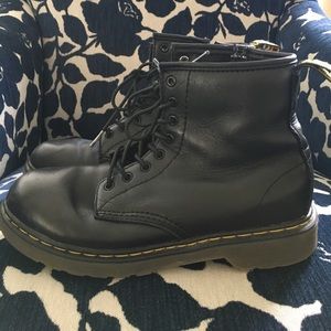 dr martens delaney 35
